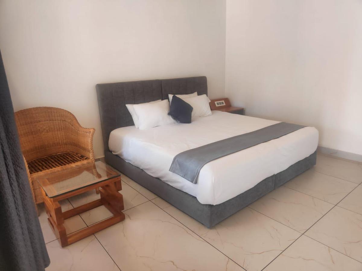 The Royal Island Otel Mundrothuruth Dış mekan fotoğraf