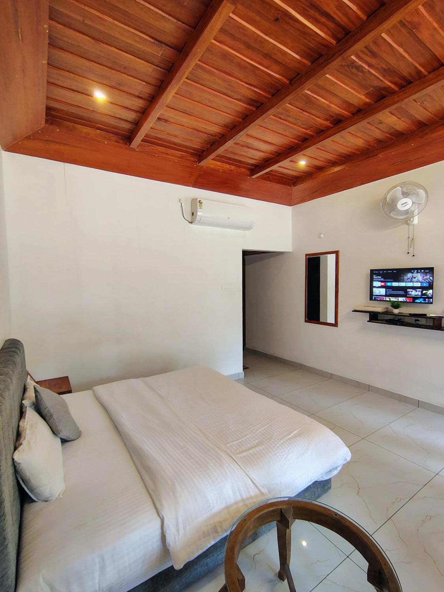The Royal Island Otel Mundrothuruth Oda fotoğraf